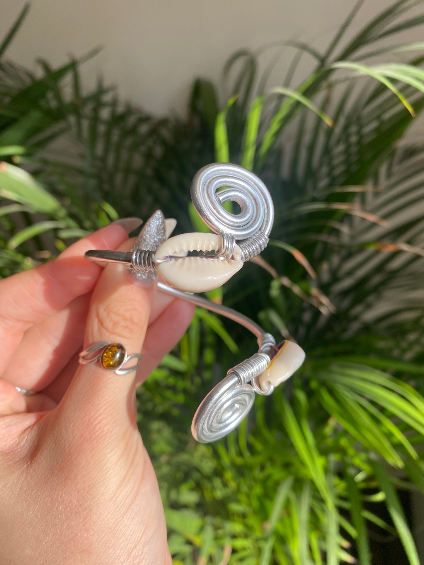 Seashell Spiral Bangle🐬
