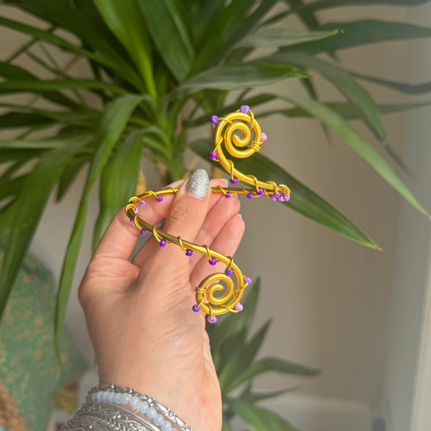 The Aura Cuff🌈